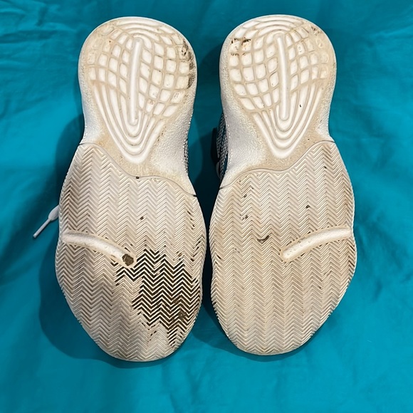 Adidas Hardin Stepback sneakers size 5 Big Kids, EUC. - Picture 4 of 5